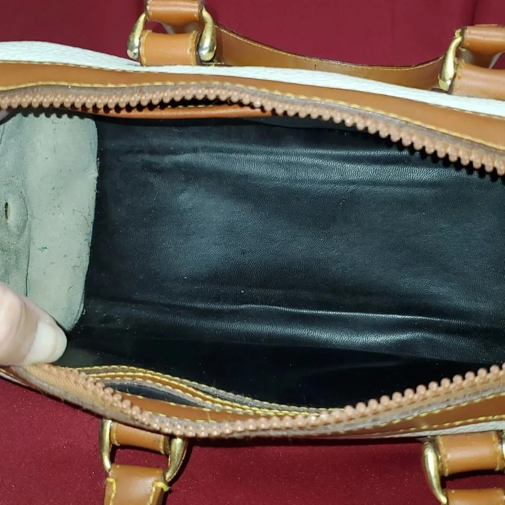 Dooney and bourke vintage white tan leather handbag dr bag style. - Picture 11 of 13